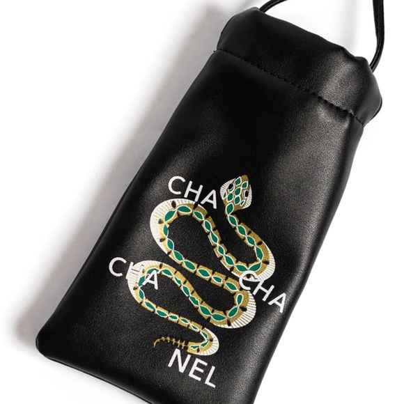 CROSSBODY POUCH- Eden Snake (Black) - Picture 2 of 4